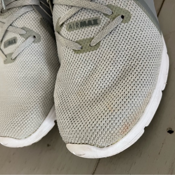 Women’s Nike air max - Picture 2 of 3